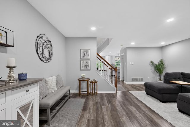 2402 MALLARD LN, Downingtown, PA 19335