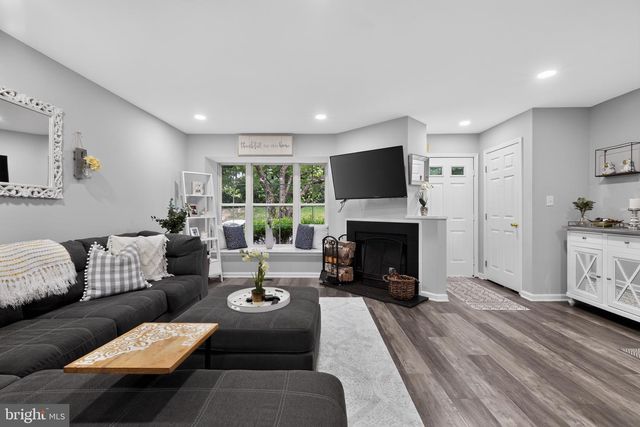2402 MALLARD LN, Downingtown, PA 19335