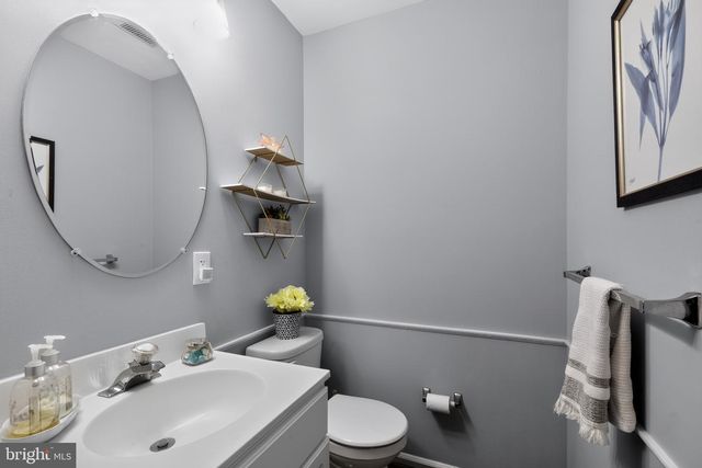 2402 MALLARD LN, Downingtown, PA 19335