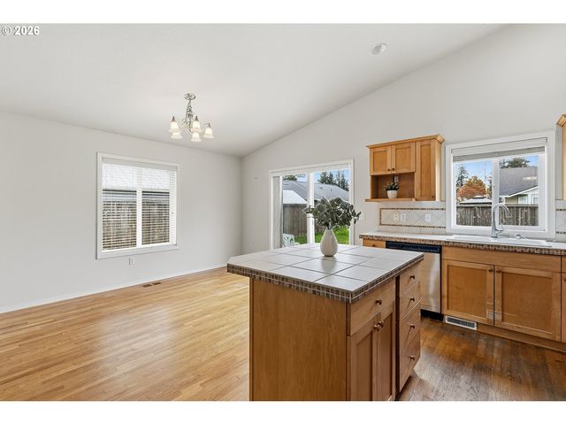 10214 Ne 7TH St, Vancouver, WA 98664