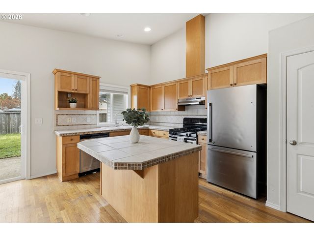 10214 Ne 7TH St, Vancouver, WA 98664