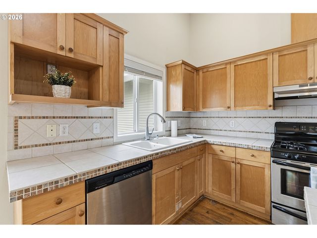 10214 Ne 7TH St, Vancouver, WA 98664