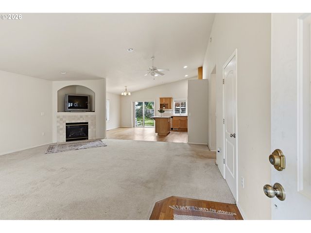 10214 Ne 7TH St, Vancouver, WA 98664