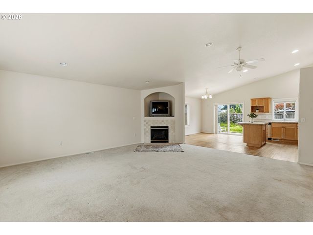 10214 Ne 7TH St, Vancouver, WA 98664