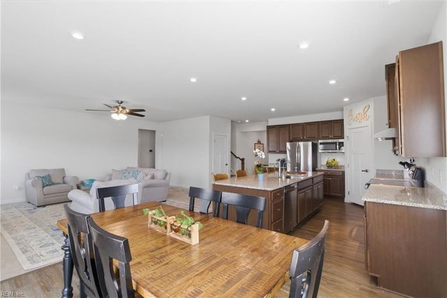 306 Sunny Lake RD, Moyock, NC 27958