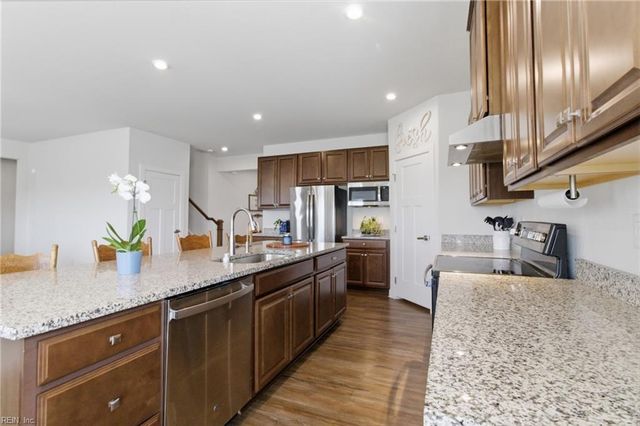 306 Sunny Lake RD, Moyock, NC 27958