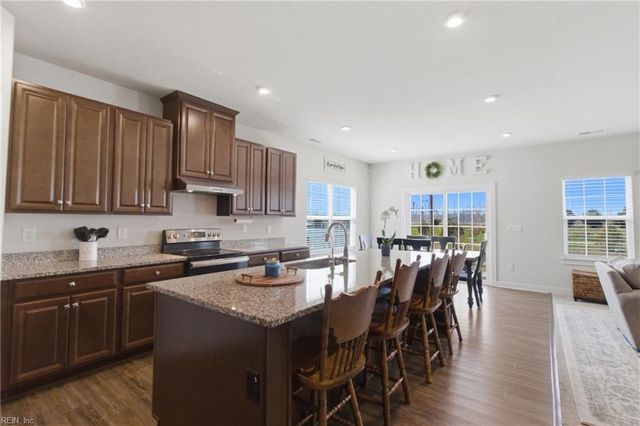 306 Sunny Lake RD, Moyock, NC 27958