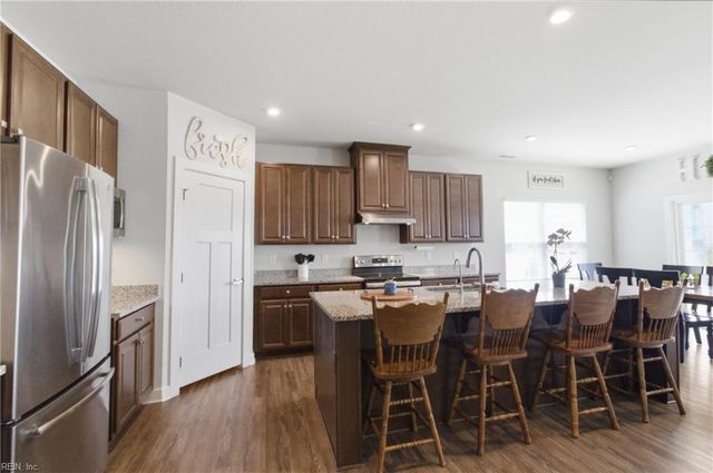 306 Sunny Lake RD, Moyock, NC 27958