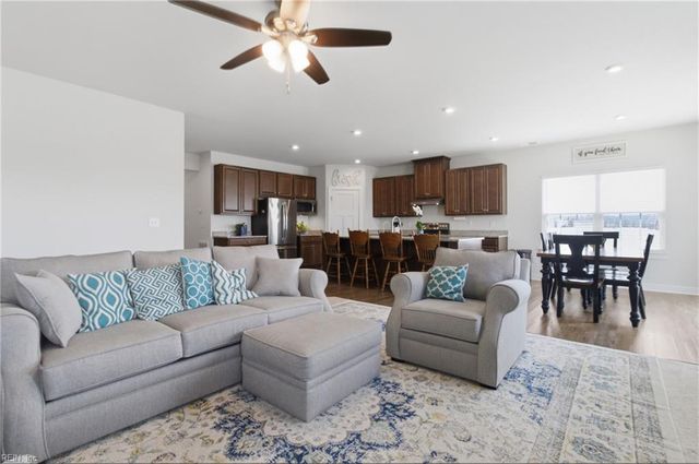 306 Sunny Lake RD, Moyock, NC 27958