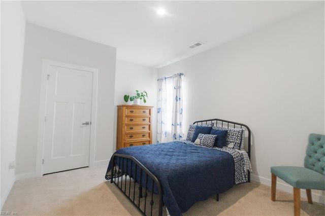 306 Sunny Lake RD, Moyock, NC 27958