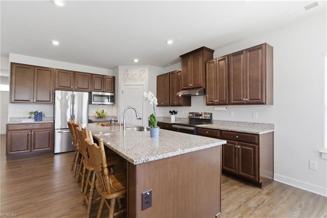 306 Sunny Lake RD, Moyock, NC 27958