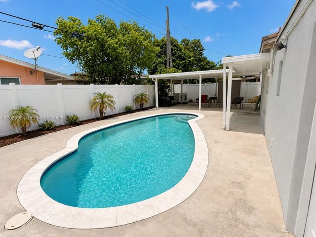7521 Shalimar St, Miramar, FL 33023