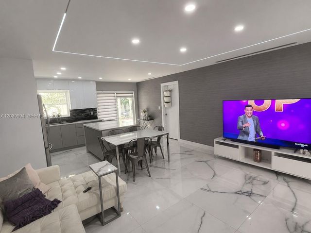 7521 Shalimar St, Miramar, FL 33023