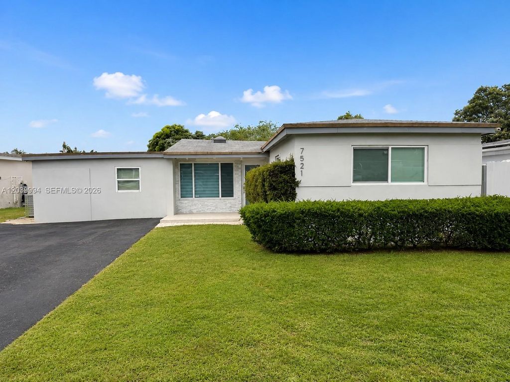 7521 Shalimar St, Miramar, FL 33023
