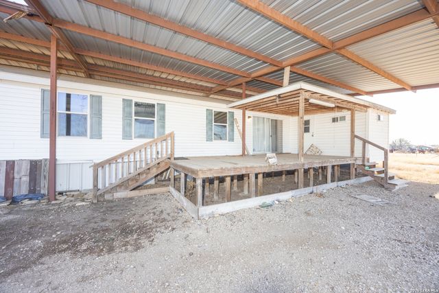 4919 County Road 545, Devine, TX 78016
