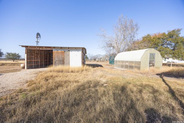4919 County Road 545, Devine, TX 78016