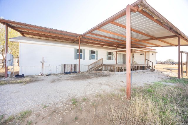 4919 County Road 545, Devine, TX 78016