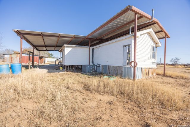 4919 County Road 545, Devine, TX 78016