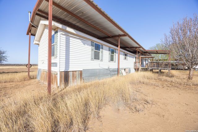 4919 County Road 545, Devine, TX 78016