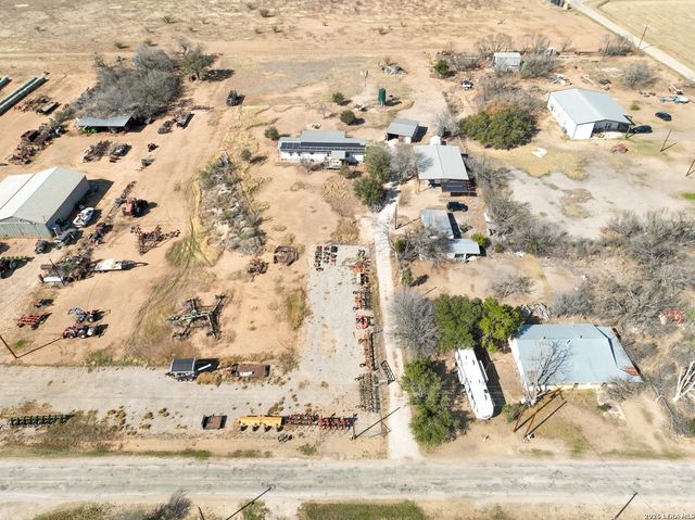 4919 County Road 545, Devine, TX 78016