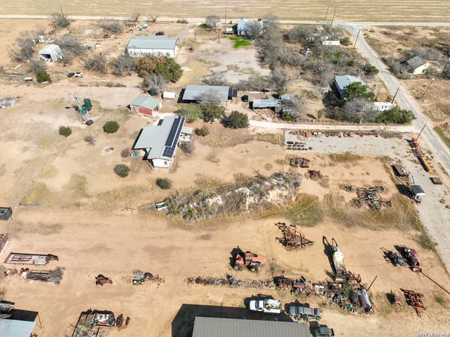 4919 County Road 545, Devine, TX 78016