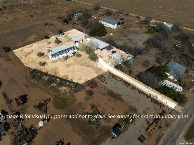 4919 County Road 545, Devine, TX 78016