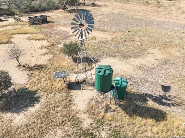 4919 County Road 545, Devine, TX 78016