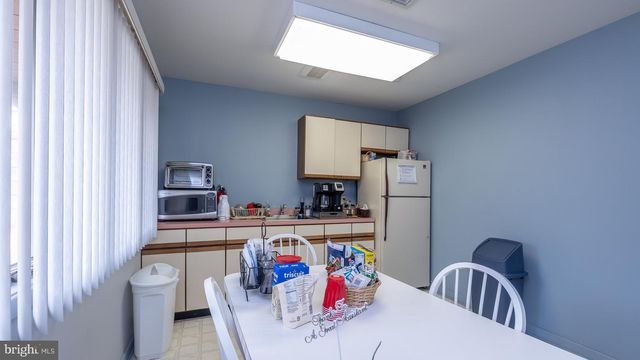 1138 E CHESTNUT AVE, Vineland, NJ 08360