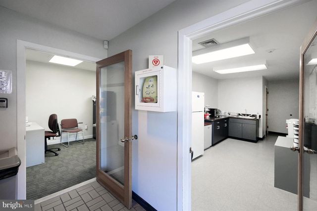 1138 E CHESTNUT AVE, Vineland, NJ 08360