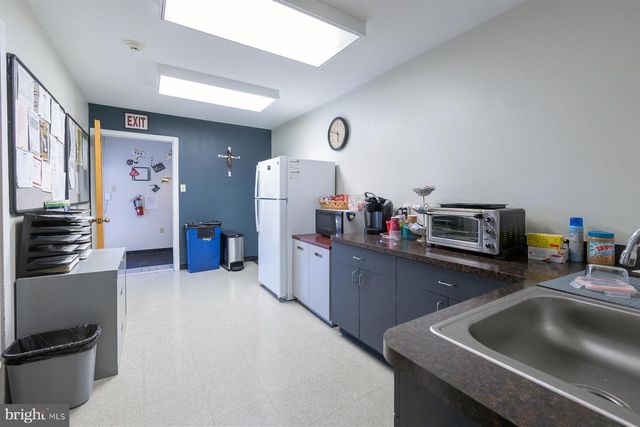 1138 E CHESTNUT AVE, Vineland, NJ 08360