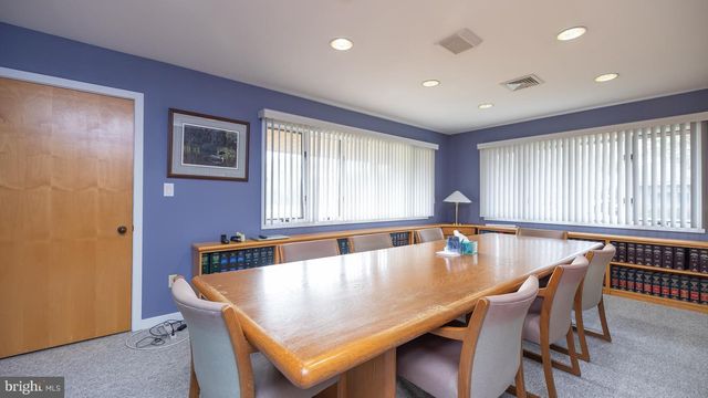 1138 E CHESTNUT AVE, Vineland, NJ 08360