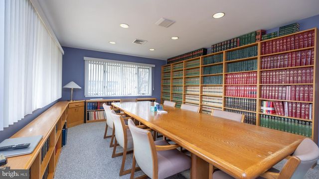 1138 E CHESTNUT AVE, Vineland, NJ 08360