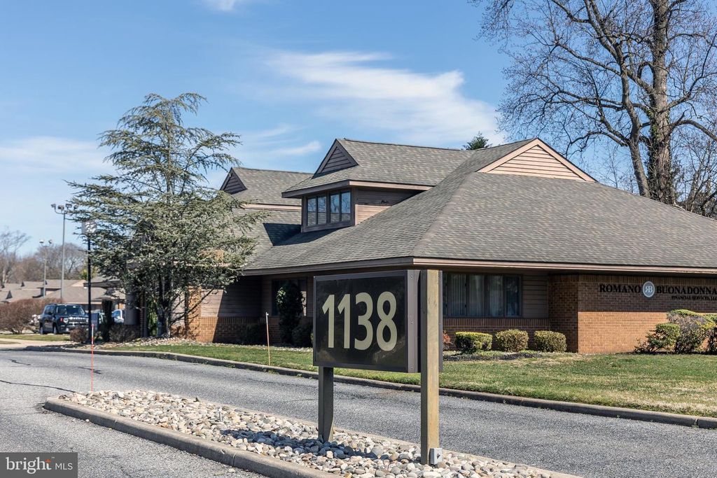 1138 E CHESTNUT AVE, Vineland, NJ 08360