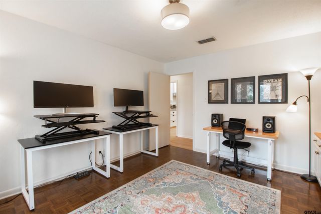 2112 Highmont Ct., Tyler, TX 75703