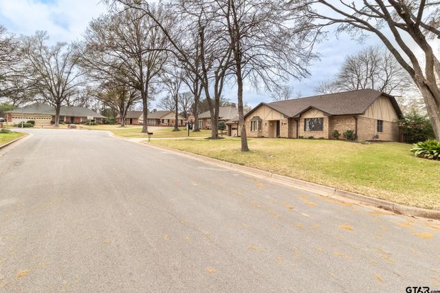 2112 Highmont Ct., Tyler, TX 75703