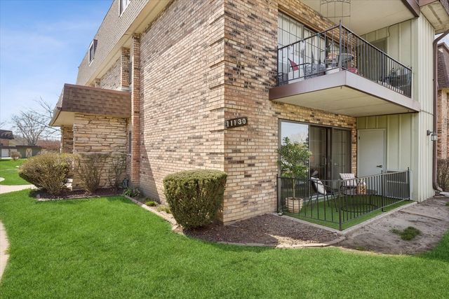 11130 Northwest Road B, Palos Hills, IL 60465