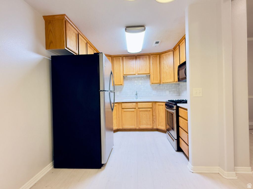 Image 2 of property listing at 1444 S 430 W #7, Orem, UT 84058