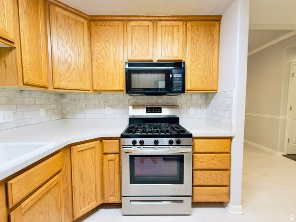 Image 3 of property listing at 1444 S 430 W #7, Orem, UT 84058
