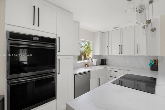 2716 NW 3rd Ave, Wilton Manors, FL 33311