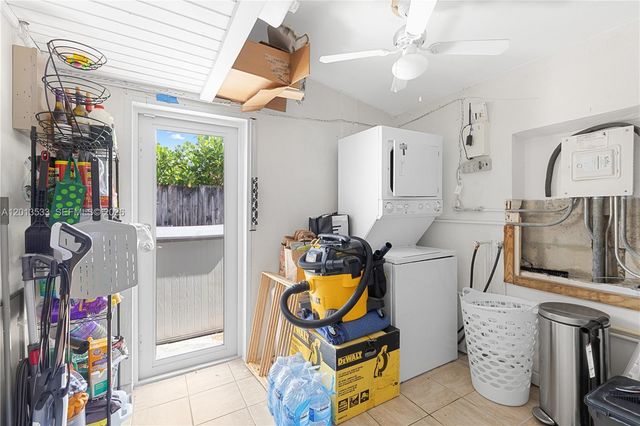 2716 NW 3rd Ave, Wilton Manors, FL 33311