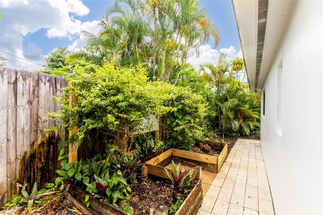 2716 NW 3rd Ave, Wilton Manors, FL 33311