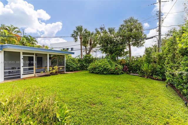 2716 NW 3rd Ave, Wilton Manors, FL 33311