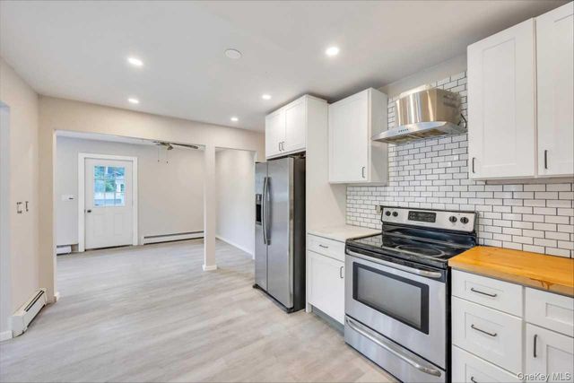 438 Auborn Avenue, Shirley, NY 11967
