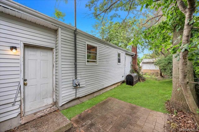 438 Auborn Avenue, Shirley, NY 11967