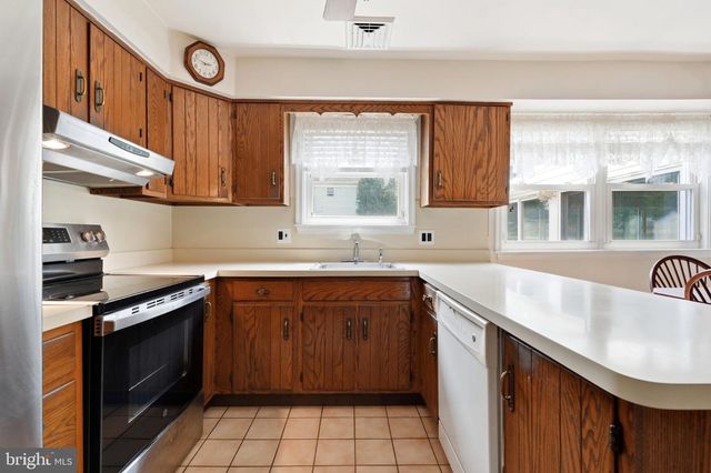 925 FILLMORE RD, Norristown, PA 19403