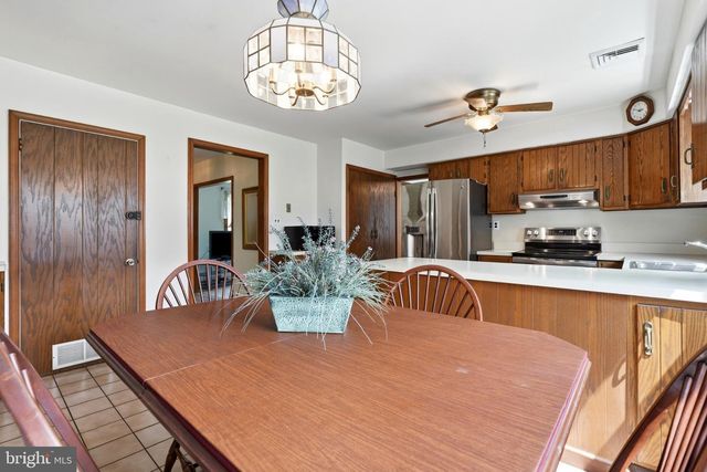 925 FILLMORE RD, Norristown, PA 19403