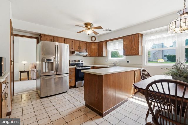 925 FILLMORE RD, Norristown, PA 19403
