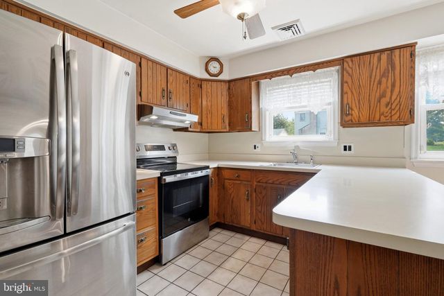 925 FILLMORE RD, Norristown, PA 19403