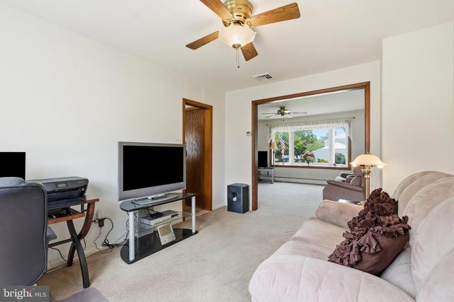 925 FILLMORE RD, Norristown, PA 19403