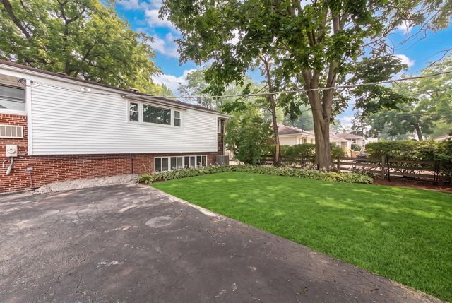 112 N Broadway Avenue, Park Ridge, IL 60068